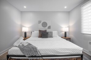 5 bedrooms, desk, iron/ironing board, free WiFi - Vue sur Lac Spa Billard Wifi Smart TV 5 Chambres Lits King Cuisine+ (Rawdon)