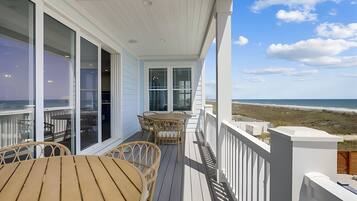 House | Terrace/patio