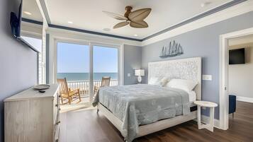 House | Premium bedding, down duvets, pillow-top beds, desk