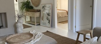 Mediterranean, coastal retreat in the heart of Toukley.