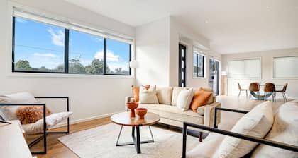 Devonport Beach Front Home w/ Netflix & Nespresso