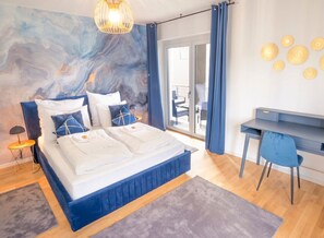 2 Schlafzimmer, Schreibtisch, Bügeleisen/Bügelbrett, Reisekinderbett