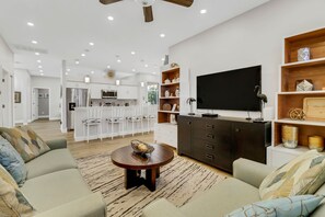 Smart TV, table tennis, books - Cul-de-sac 3 Bedroom+Den, Heated Pool Luxury Villa in Gated Community of Naples (Naples)