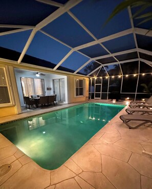 A heated pool - Cul-de-sac 3 Bedroom+Den, Heated Pool Luxury Villa in Gated Community of Naples (Naples)