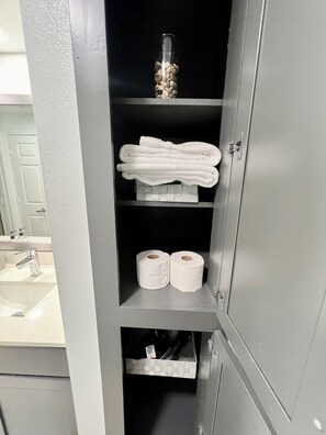 Interior - Luxury Suite by The Dallas Galleria, a Home away from Home! (Dallas)