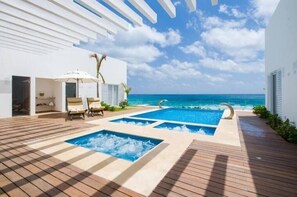Pool - New Studio at the beach, gym, pool, spa. (Cancún)