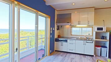 Fridge, microwave, stovetop, cookware/dishes/utensils