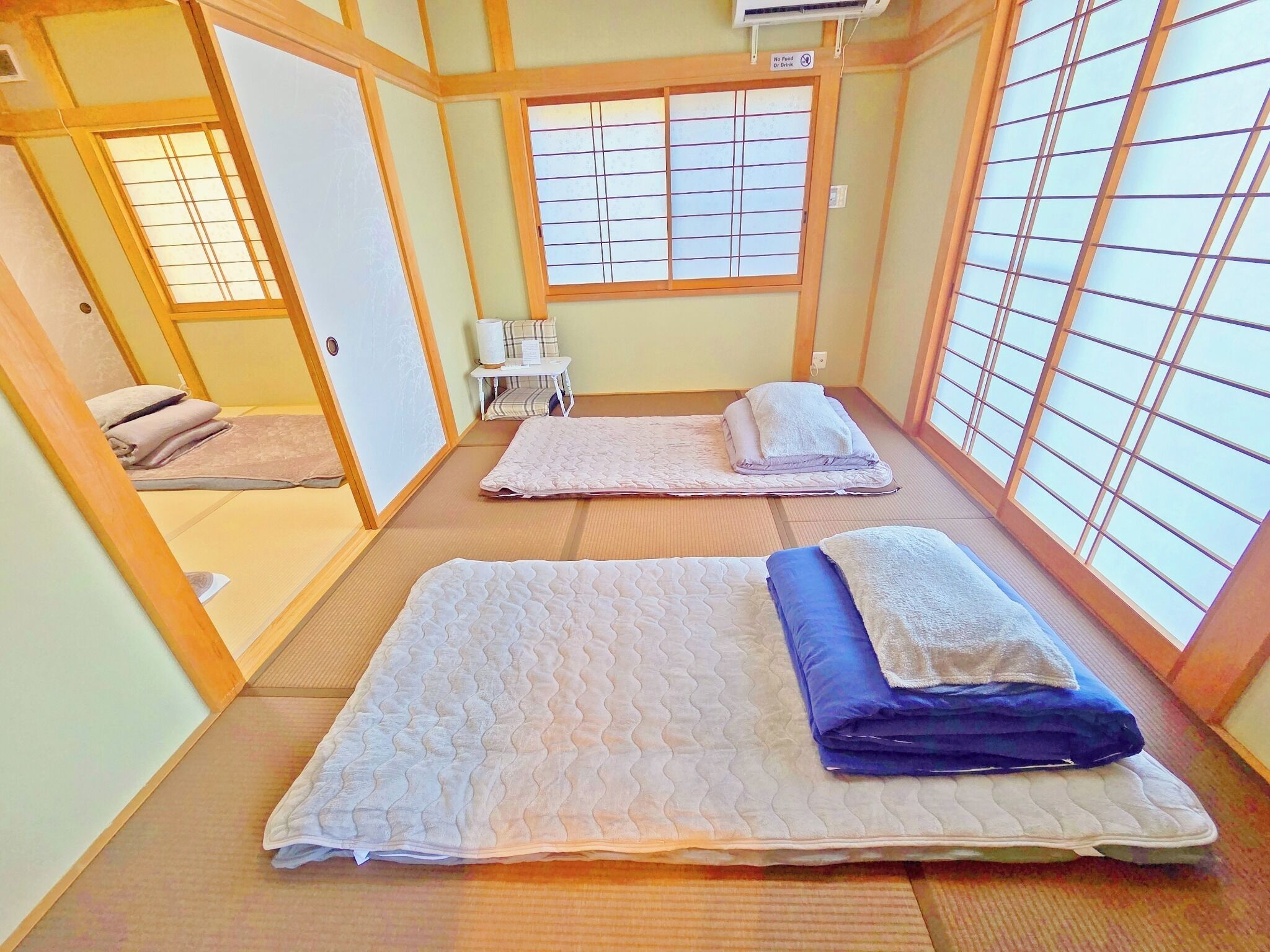 3 chambres, bureau, Wi-Fi gratuit, draps fournis