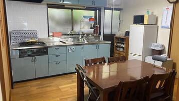 Fridge, microwave, stovetop, cookware/dishes/utensils