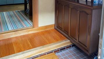 Fridge, microwave, stovetop, cookware/dishes/utensils