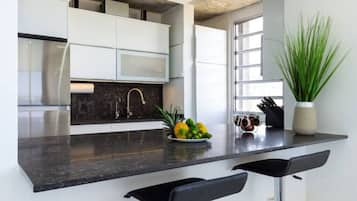 Apartment | 2 bedrooms, iron/ironing board, free WiFi, bed sheets