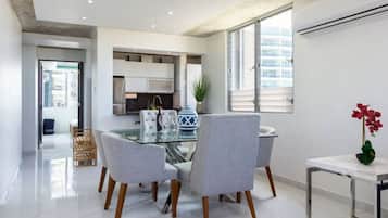 Apartment | 2 bedrooms, iron/ironing board, free WiFi, bed sheets