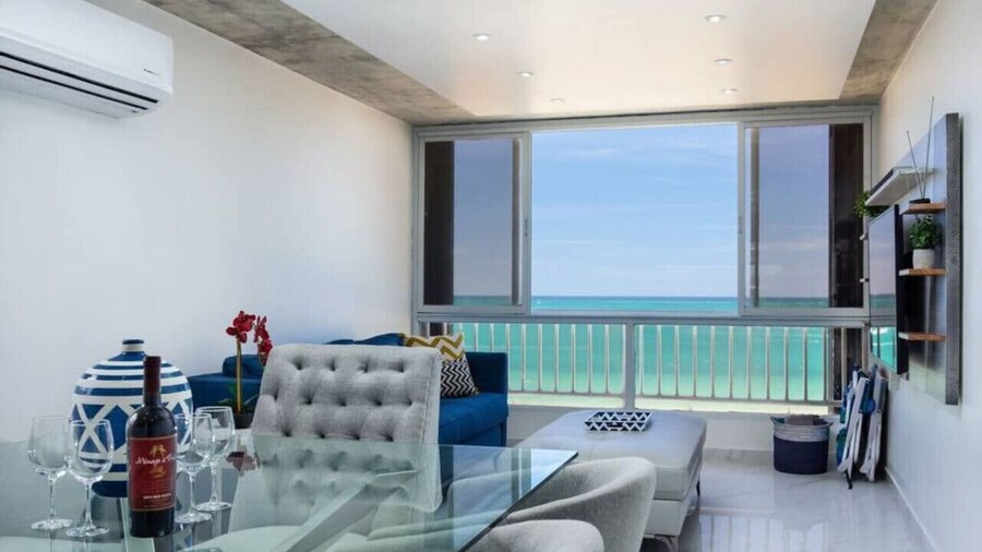 Esperanza Beach 2BDR 2B Oceanfront Pool