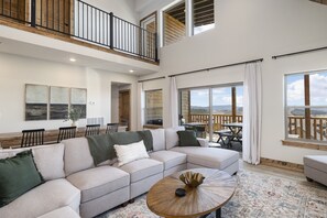 Smart-TV, Kamin, Videospiele