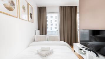 Iron/ironing board, WiFi, bed sheets