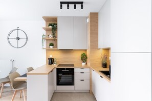 Fridge, oven, stovetop, dishwasher - Walerego Sławka Cosy Studio (Kraków)