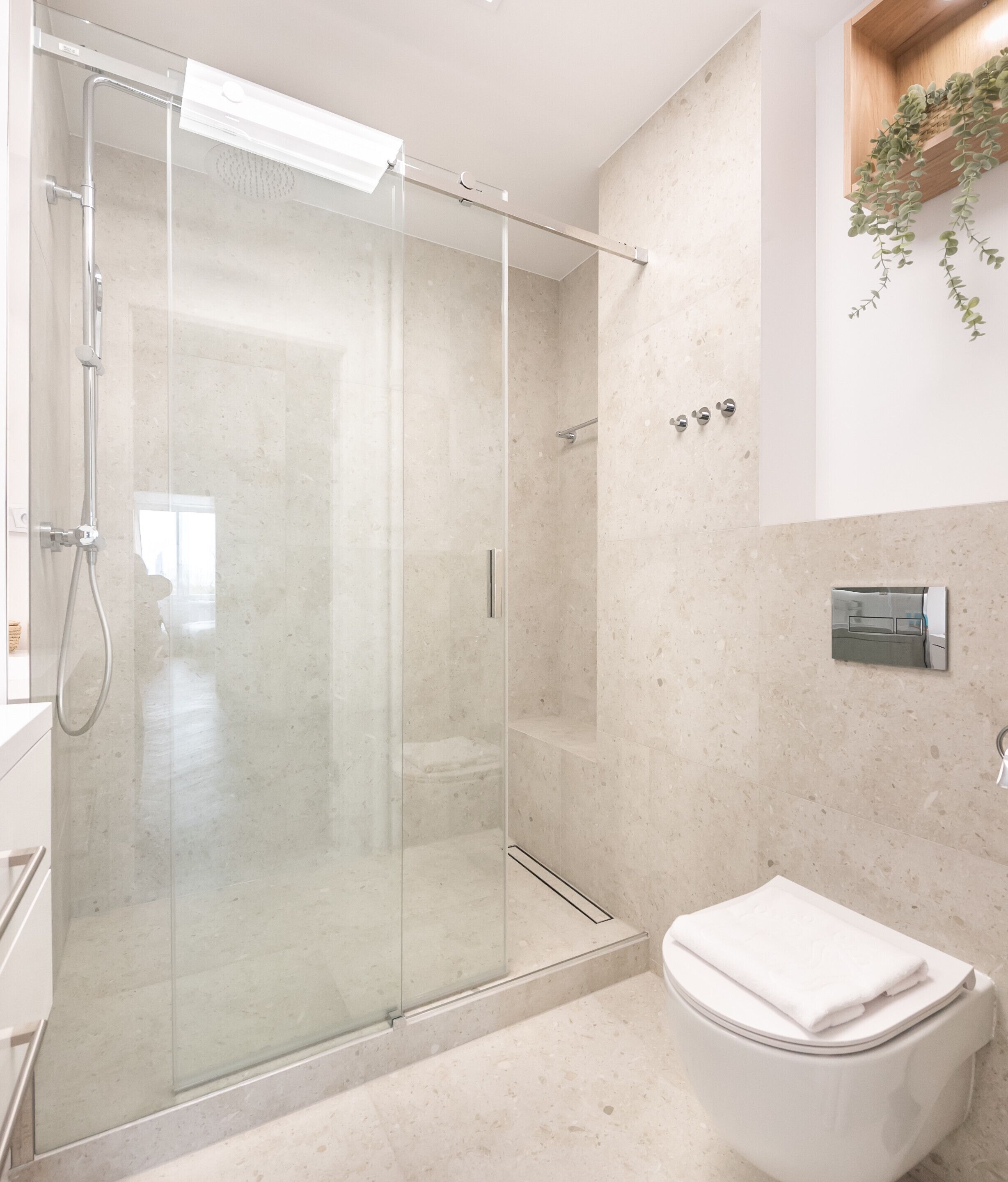 Shower, free toiletries, hair dryer, towels
