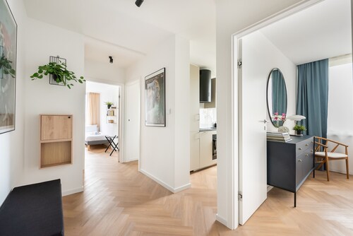 Saska Kępa 2-Bedroom Apartment