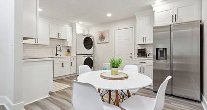 Newly Remodeled 2 Bedroom home - 10 minutes to UGA!