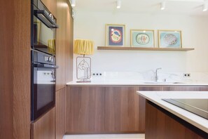 Fridge, microwave, oven, stovetop - MOUGINS – RENOVATED VILLA - SWIMMING POOL - CALM (Mougins)