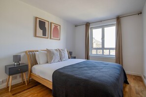 2 slaapkamers, een strijkplank/strijkijzer, wifi, beddengoed