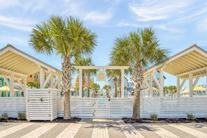 Property grounds - Resort Style Pools, Golf Cart Boardwalk to the Beach (Port Aransas)