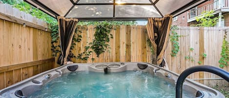 Bañera de hidromasaje exterior