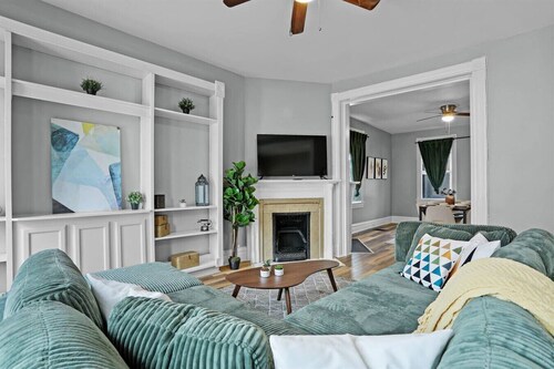 Modern Luxury Retreat |Pet-Friendly |Hot Tub |BBQ