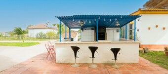 EL COTO - Lovely villa with private pool and free WiFi