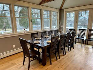Dining - Family Tides - Spacious, Comfortable home, perfect for Making Family Memories! (Harpswell)