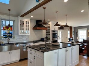 Fridge, microwave, oven, stovetop - Family Tides - Spacious, Comfortable home, perfect for Making Family Memories! (Harpswell)