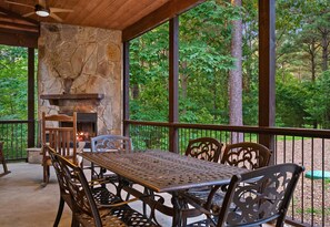 Outdoor dining - Game Room | Kid's Playset | Hot Tub | Sleeps 17 (Broken Bow)