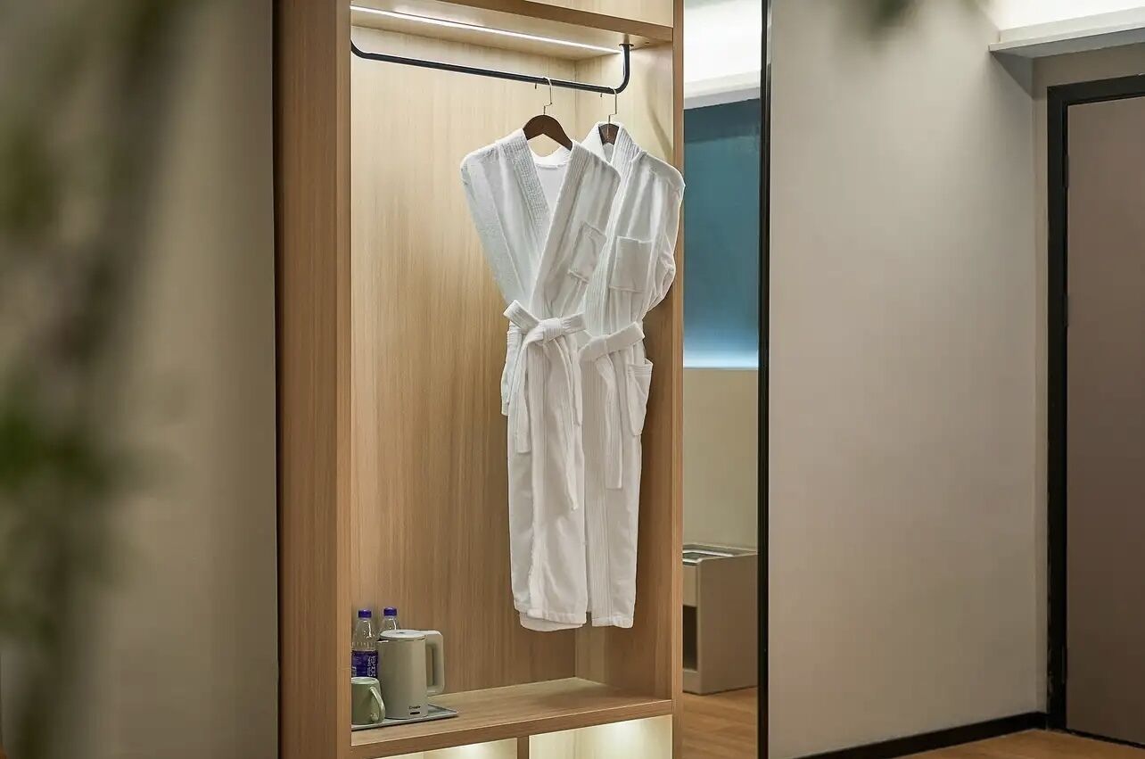 奢华客房 | 办公桌、遮光窗帘、熨斗/熨板、免费 WiFi