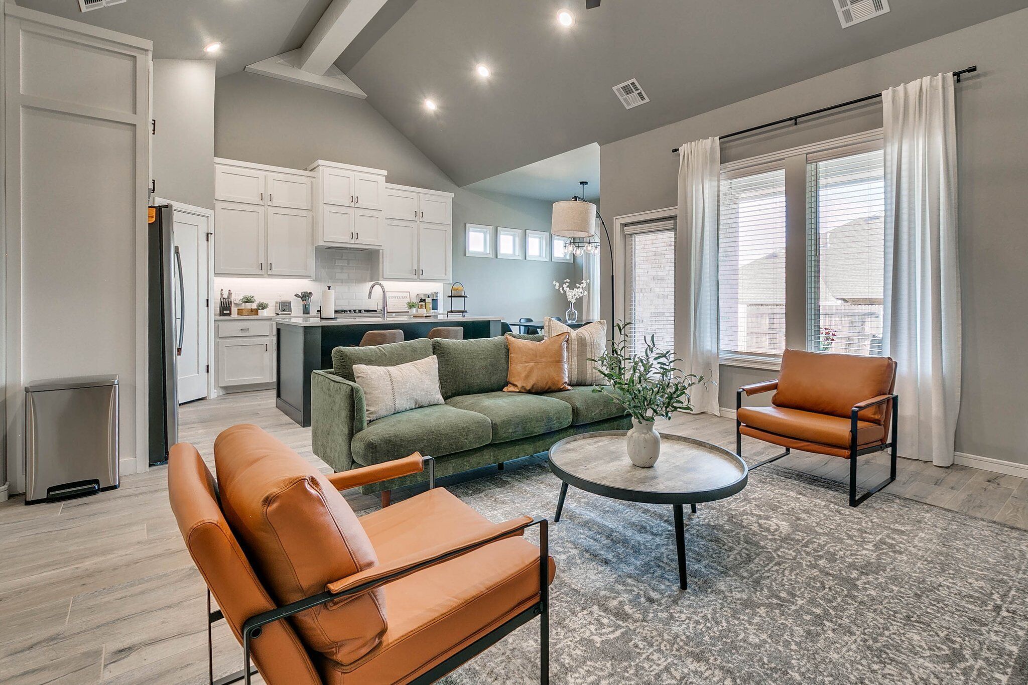 Live Like a Local in Luxurious Comfort!