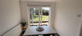 Charming 3-Bed House in Leighton Buzzard