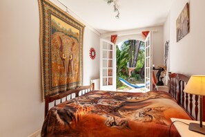 5 bedrooms, free WiFi, bed sheets