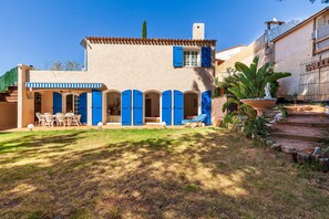 Exterior - Villa 'Familidy' with Private Pool, Wi-Fi and Air Conditioning (Bandol)