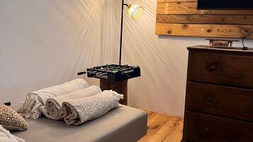 2 habitaciones, tabla de planchar con plancha y wifi gratis