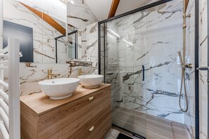 Shower, hair dryer, towels - Maison Ostrea – Stunning View of the Arcachon Bay in Gujan-Mestras (Gujan-Mestras)