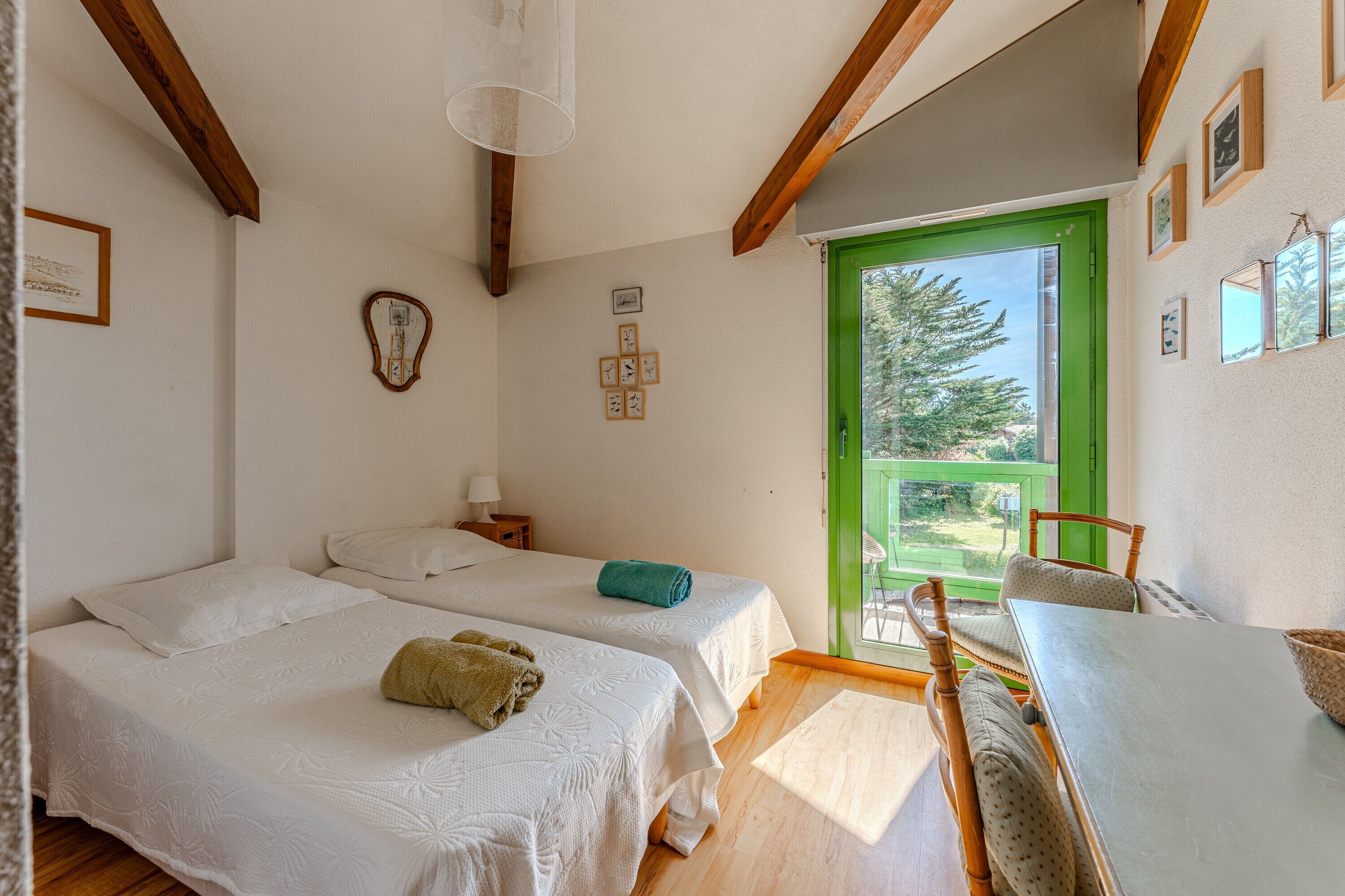 2 bedrooms, iron/ironing board, free WiFi, bed sheets