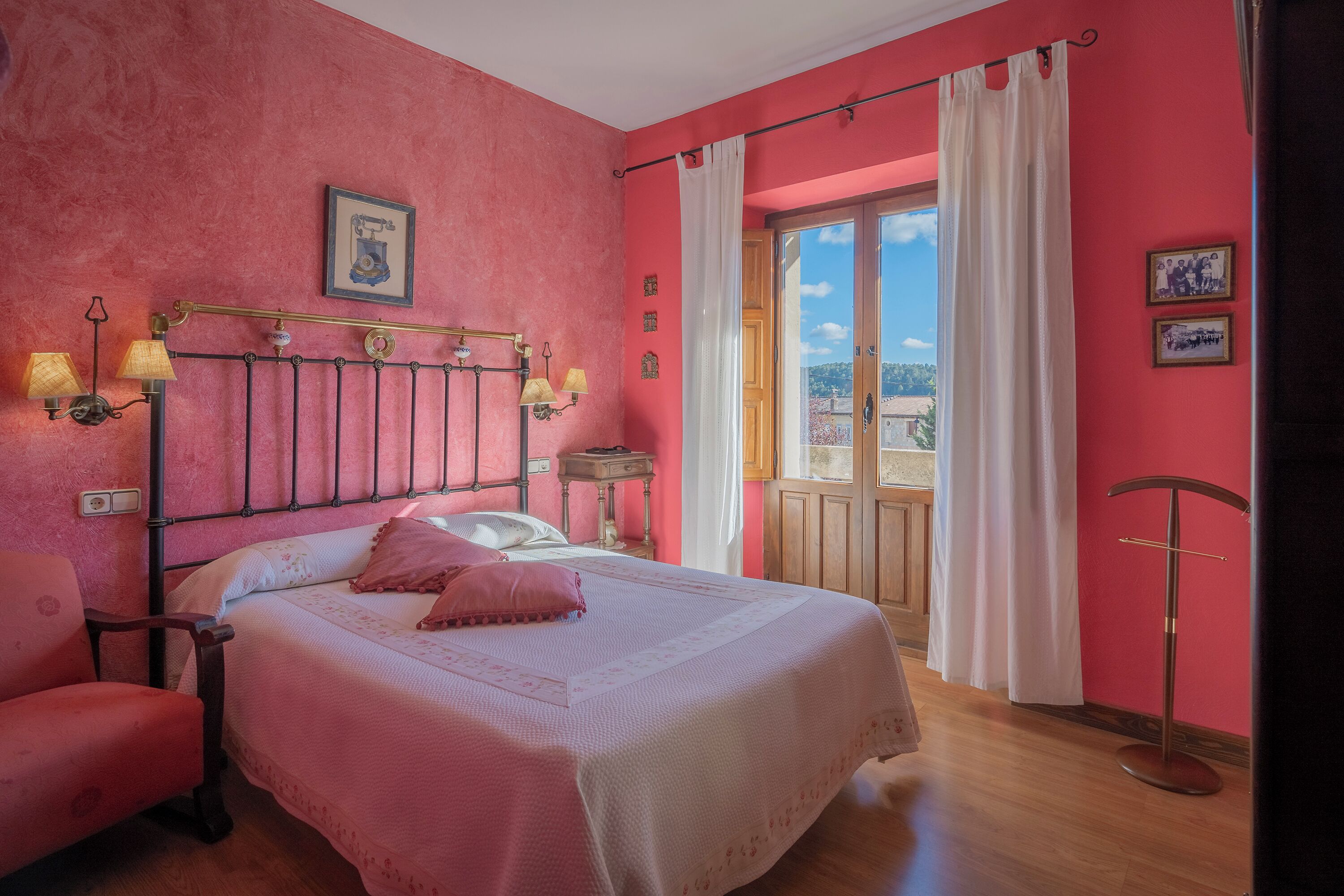 5 chambres, fer et planche à repasser, Wi-Fi gratuit, draps fournis