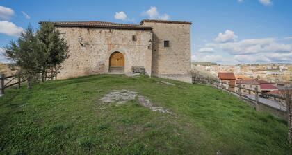 Casa de vacaciones 'Casa Rural Del Médico' con vistas a la montaña, terraza privada y Wi-Fi