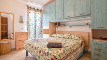 1 bedroom, iron/ironing board, bed sheets