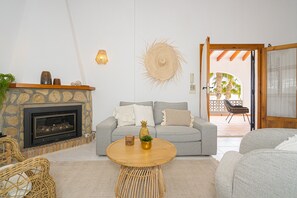 Fernseher, Tischtennisplatte