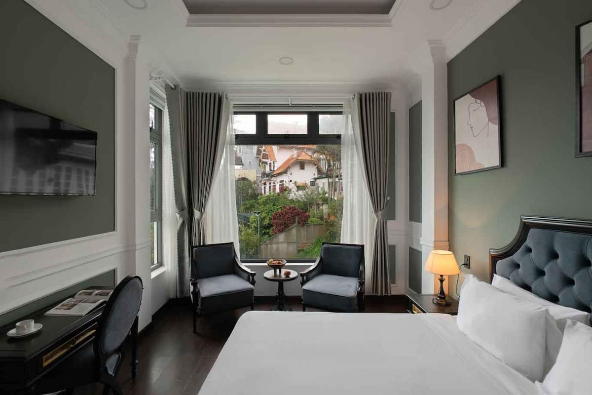 Deluxe Double Room Single Use, Garden View