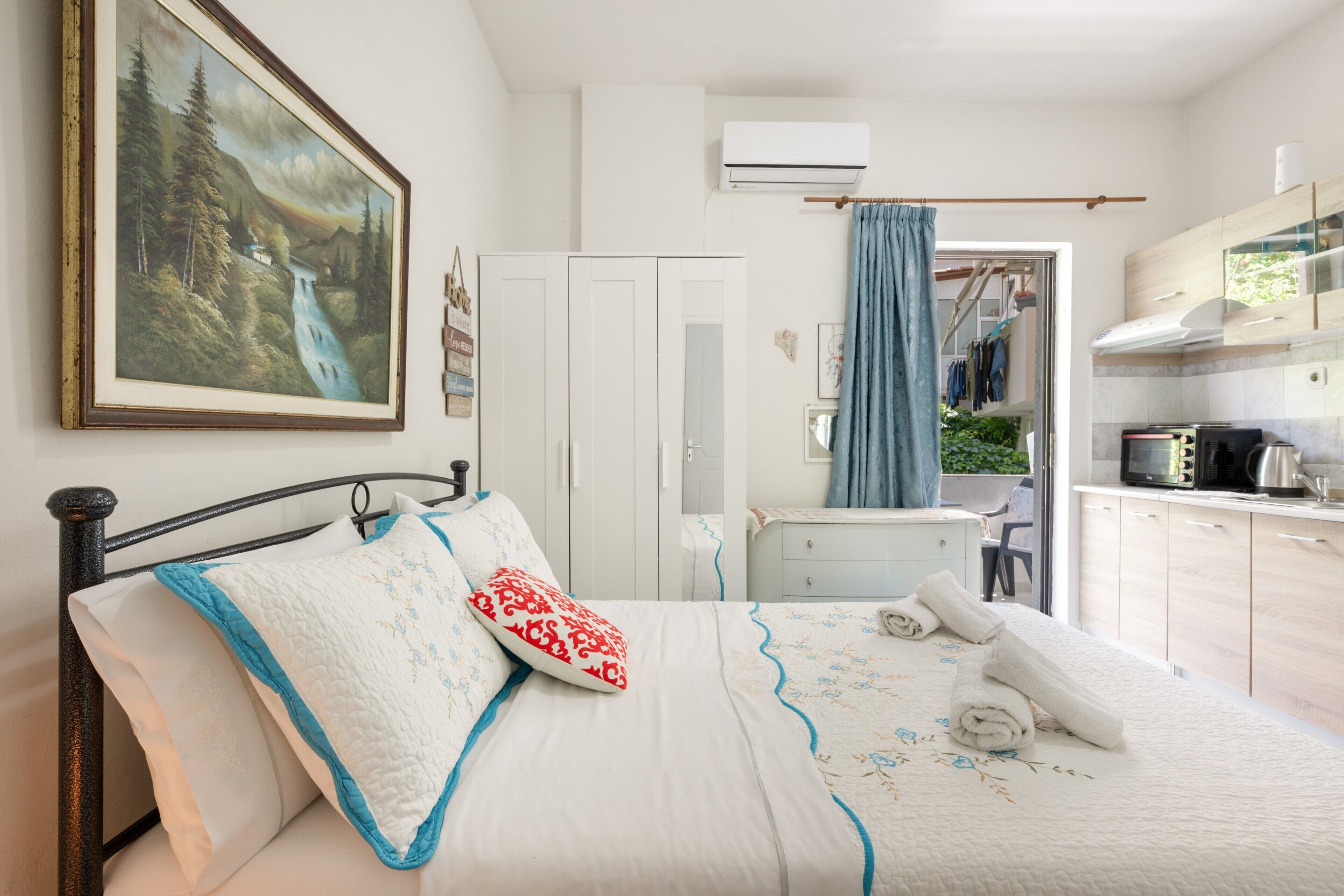 1 bedroom, free WiFi, bed sheets