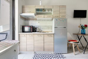 Réfrigérateur, four, plaque de cuisson, lave-vaisselle