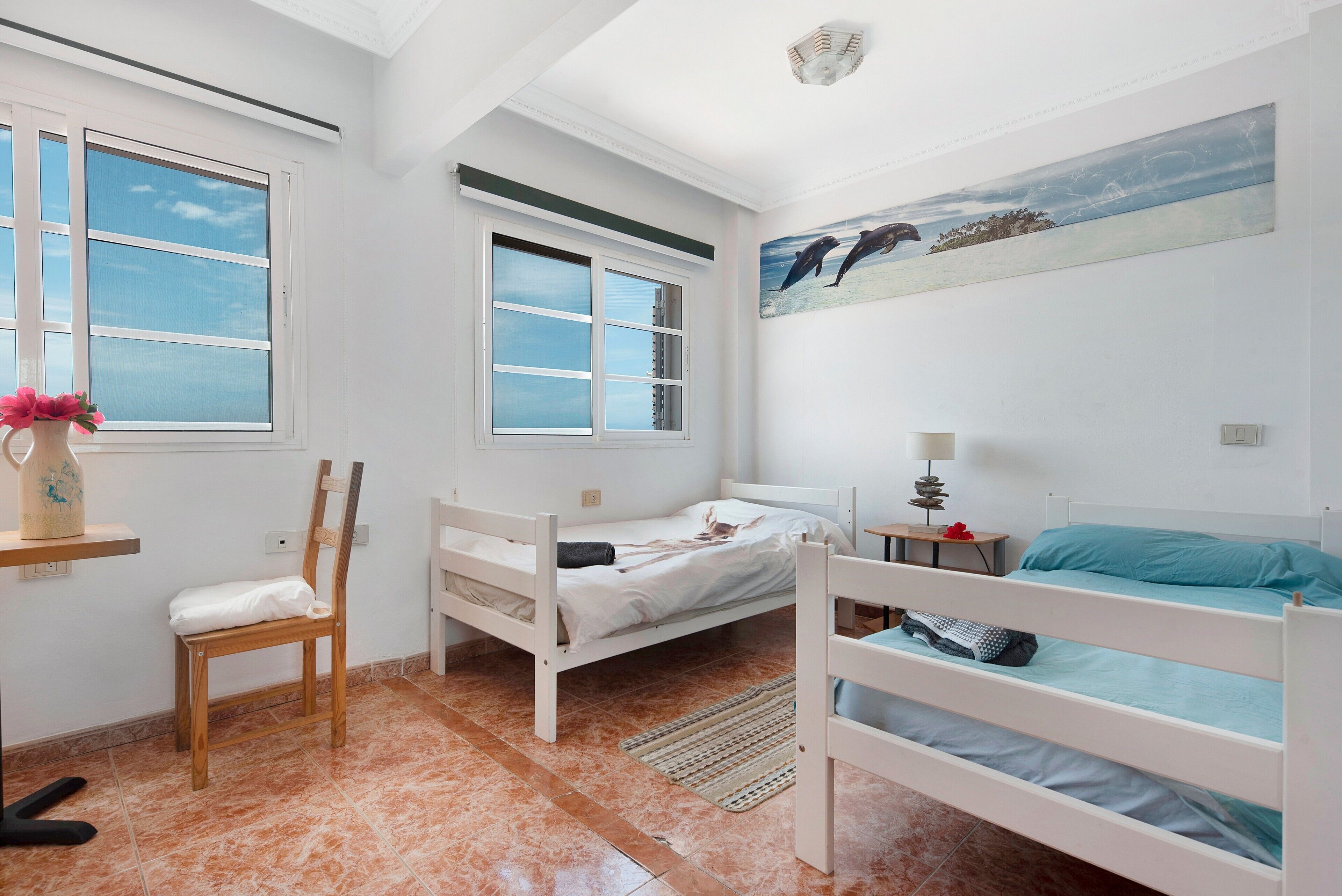 2 habitaciones, tabla de planchar con plancha y wifi gratis 