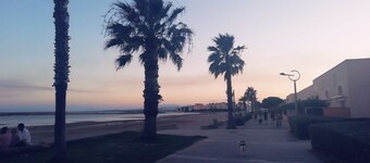 Casa de vacaciones 'Maison Gruissan Mateille' con terraza privada y Wi-Fi