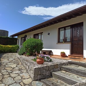 تفاصيل الفندق من الخارج